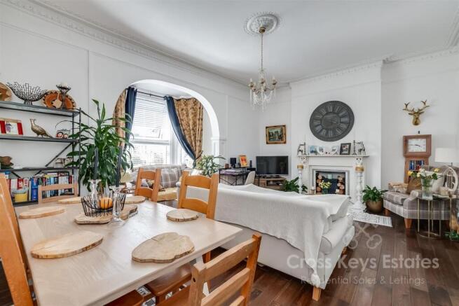 Sitting Room/ Dining Area
