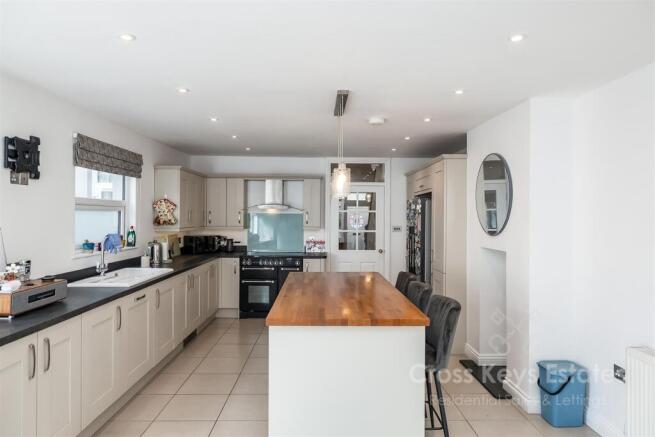 Kitchen/Breakfast Room