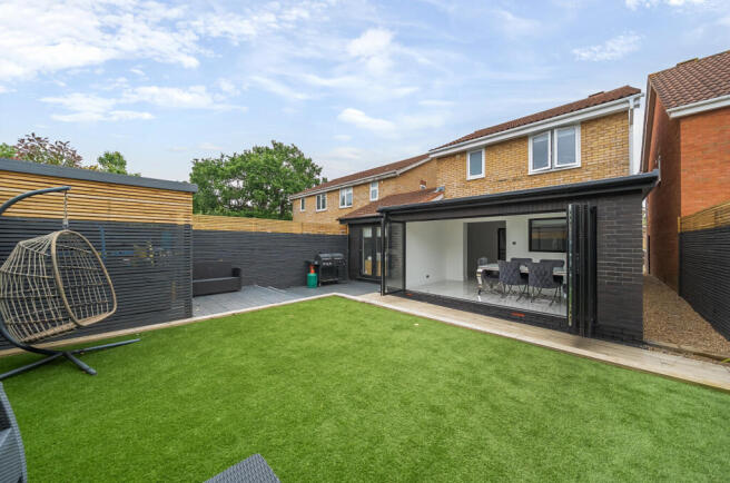 1294796-1-6825e4a...