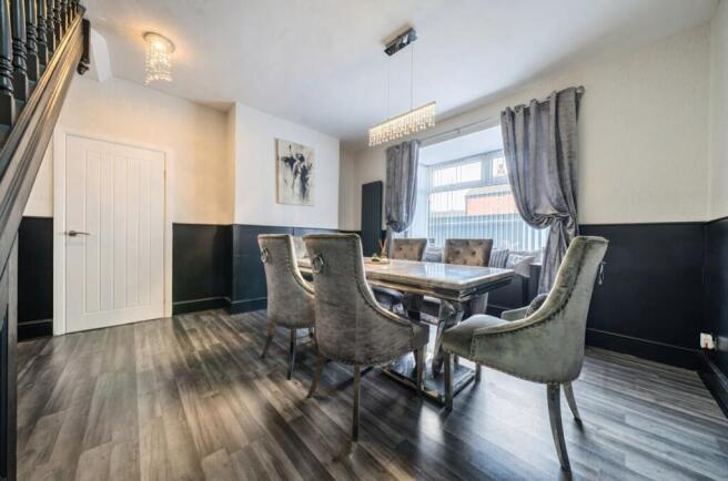 1297866-9-683096859e606-ARW