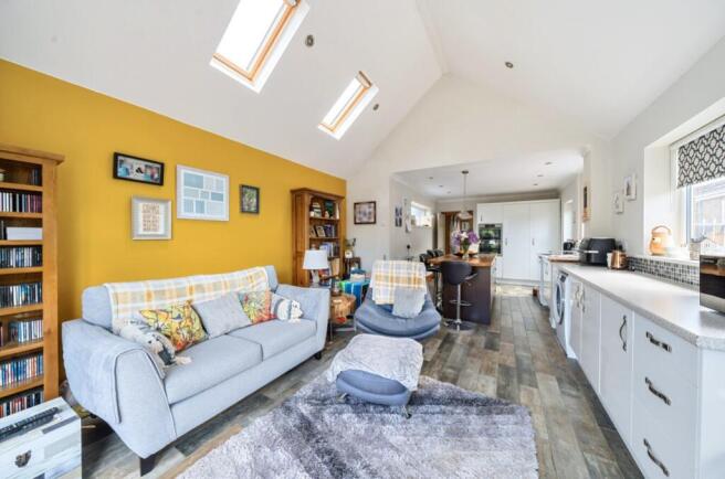 1298895-20-683095a155dca-ARW