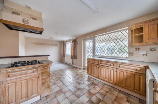 1372520-4-690224e07ac15