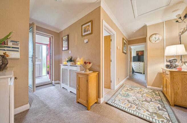 1386492-14-692d8b2e109e0-ARW-1