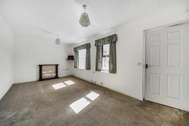 Cherwell Close - Lounge.jpg