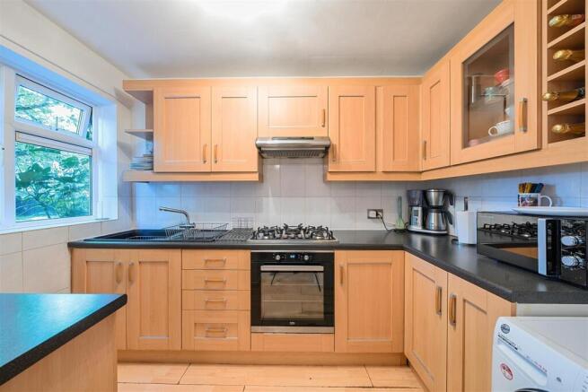 Grove Crescent - Kitchen 2.jpg