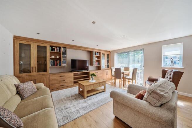 Southam Mews - Reception room 3.jpg