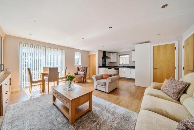 Southam Mews - Reception room 2.jpg