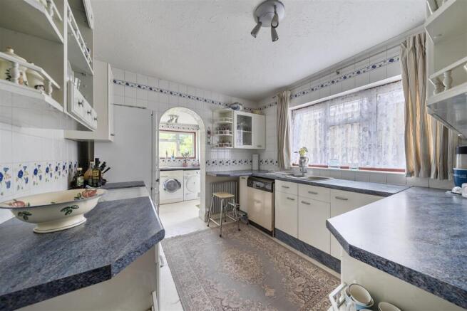 Links Way - Kitchen.jpg