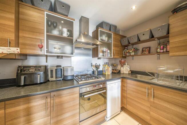 Fountain Court - Kitchen (3).jpg