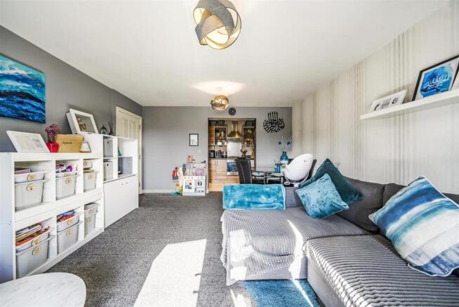 Fountain Court - Lounge.jpg