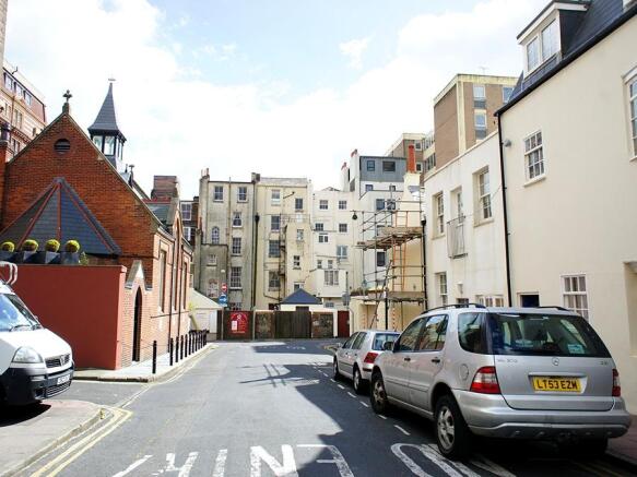 Queensbury Mews
