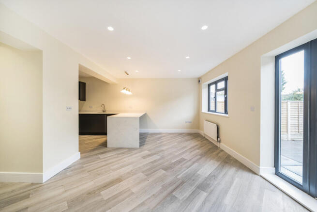 1347178-3-68b72a1...