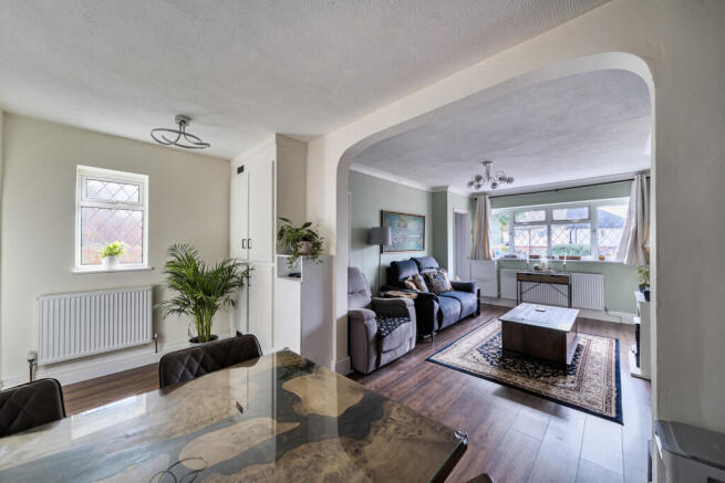 1347176-3-68d3bd2...