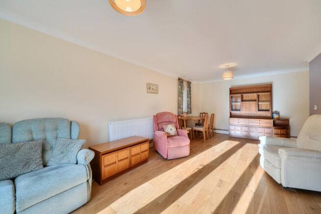 1404515-5-697a133...