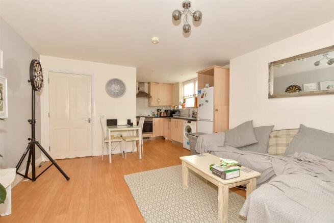 Lounge/Kitchen