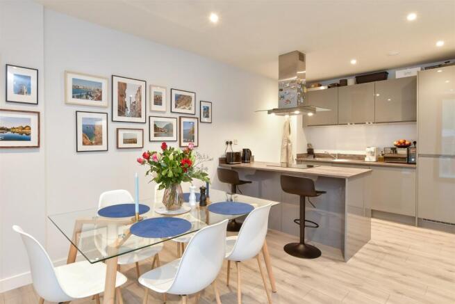 Lounge/ Kitchen