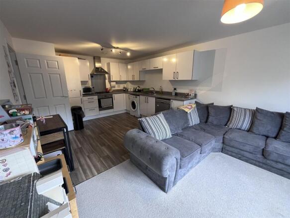 Lounge/ Kitchen Area