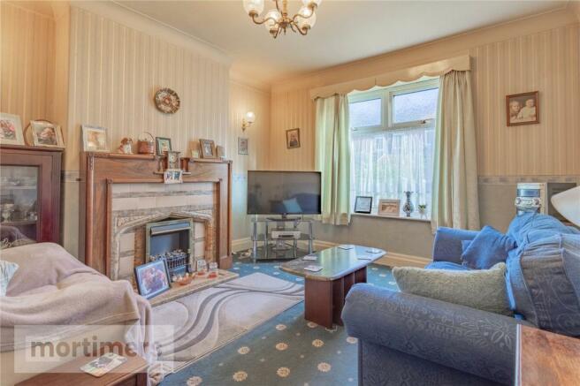 3 bedroom semi-detached house  for sale Barnfield