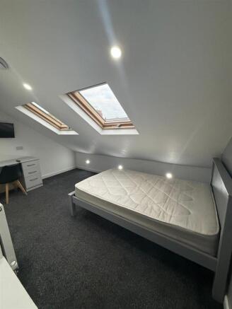 WhatsApp Image 2025-10-17 at 11.34.20_aaec19ad.jpg