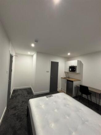 WhatsApp Image 2025-11-19 at 11.05.05_ec3a25fb.jpg