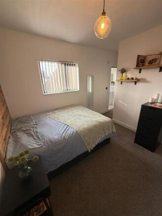 WhatsApp Image 2025-11-19 at 14.29.38_8c17357a.jpg