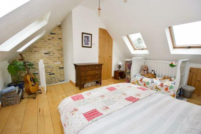 3 Bedroom Terraced House For Sale In CHARMING PROPERTY WITH STUNNING ...