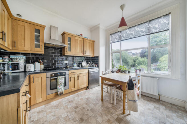 1325984-10-687786...