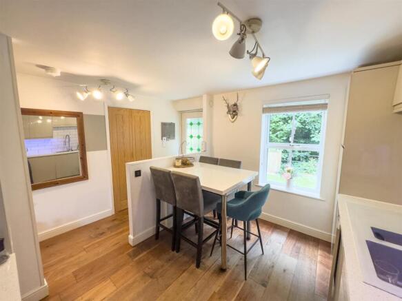 Kitchen Diner (2).jpg