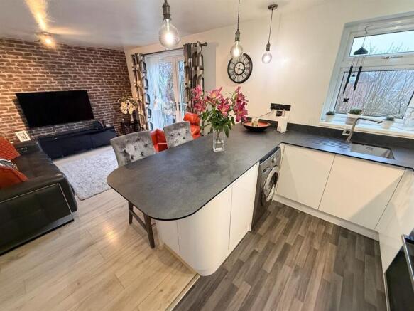 Open Plan Kitchen & Sitting Room