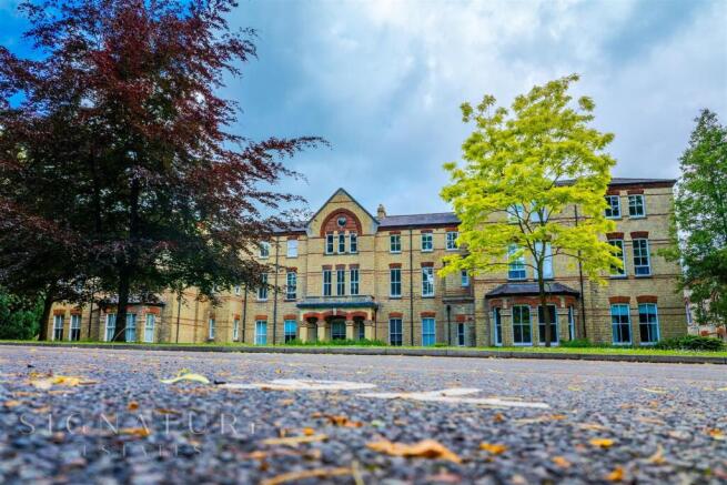 leavesden court front view.jpg