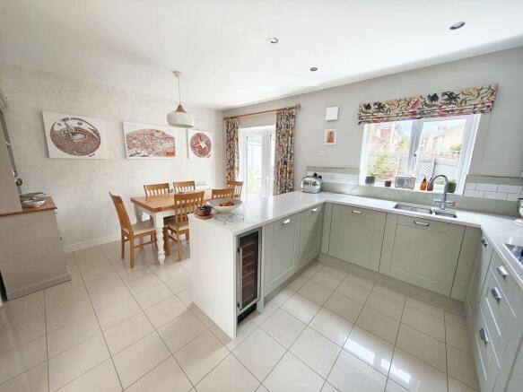 Kitchen / Breakfast Room