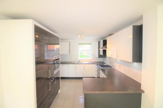 Kitchen (ground floor)
