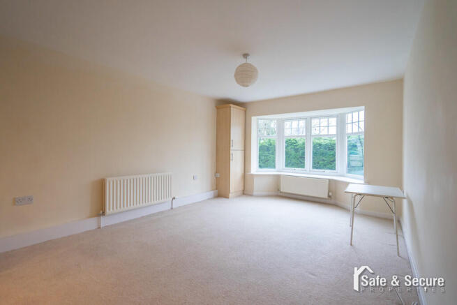 12 Belmont Court-...