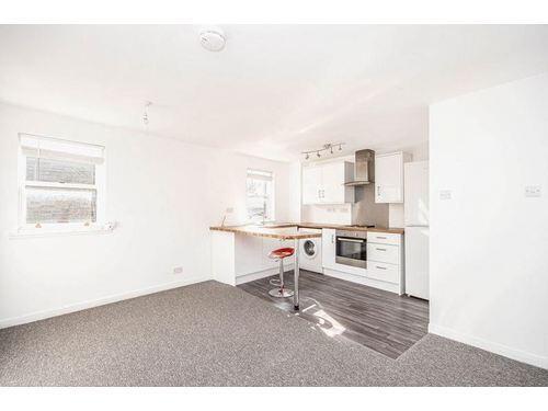 Lounge/Kitchen