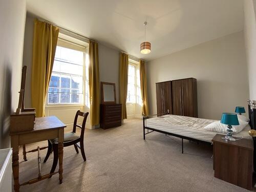 bedroom1.JPG