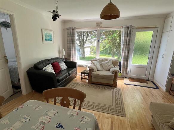 Lounge Diner Alternative.jpg