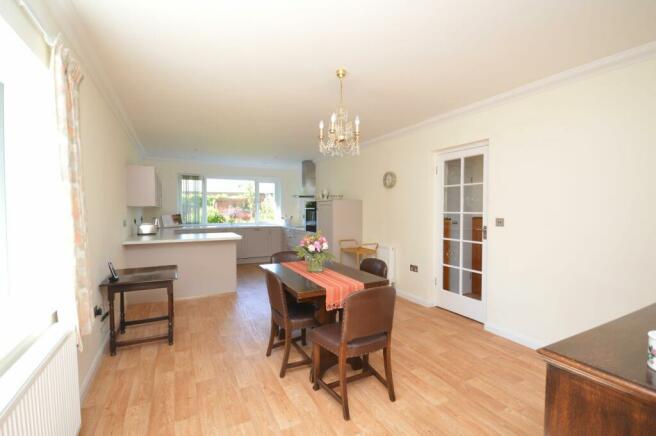 Kitchen / Dining Area