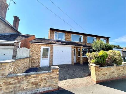 West Parade, Dunstable