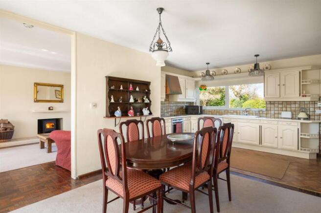 Kitchen/Dining room