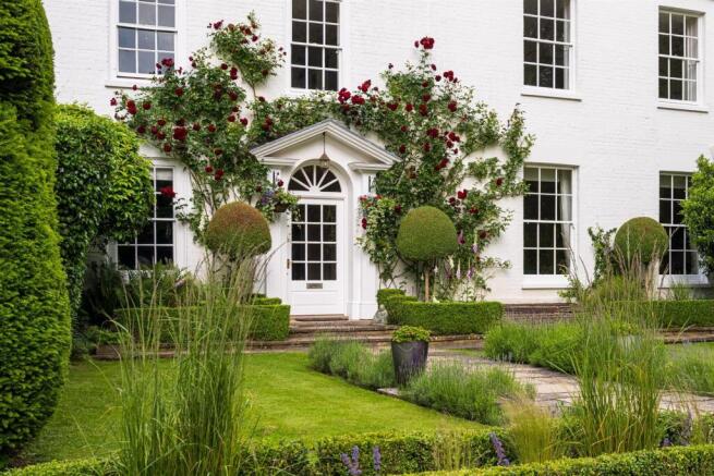 240606-0570 Front door area.jpg