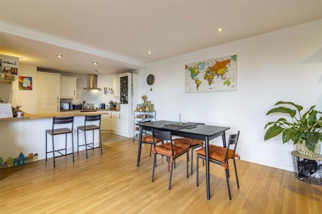 Kitchen/Lounge