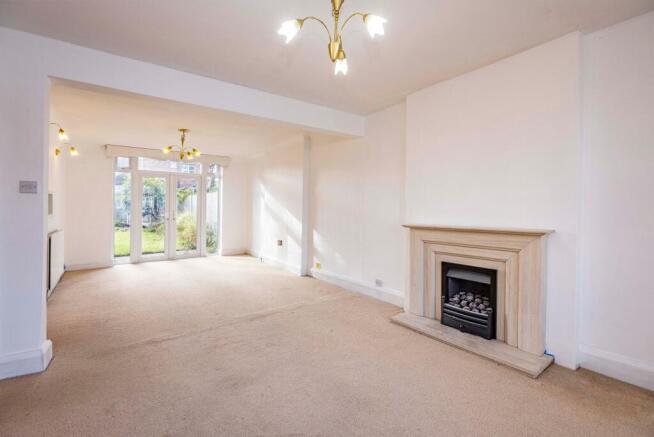 Lounge/Dining Room