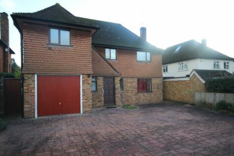 4 bedroom detached house for rent in Mayflower Way Farnham Common