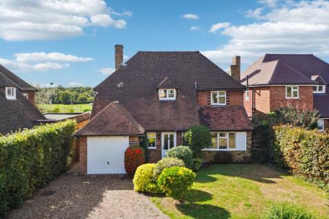 Mayflower Way, Farnham Common, SL2