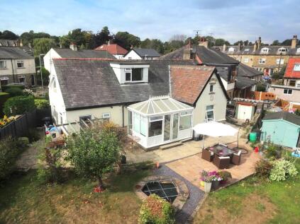 7 Sunnydale Avenue, Rastrick, HD6 3ES