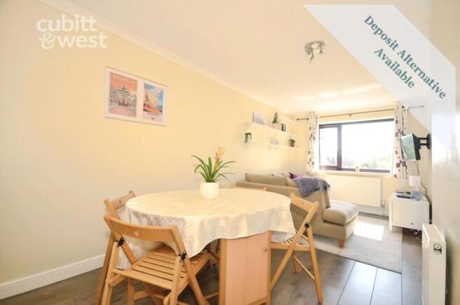 Lounge/Dining Area