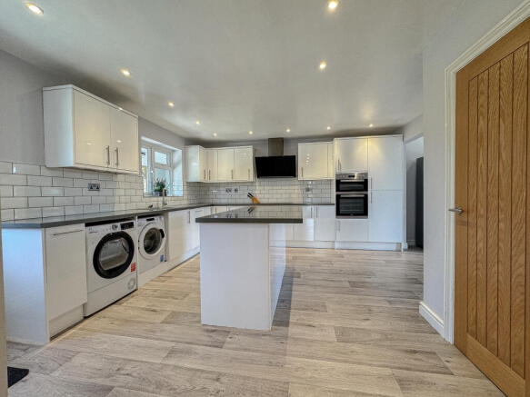 Kitchen (2)