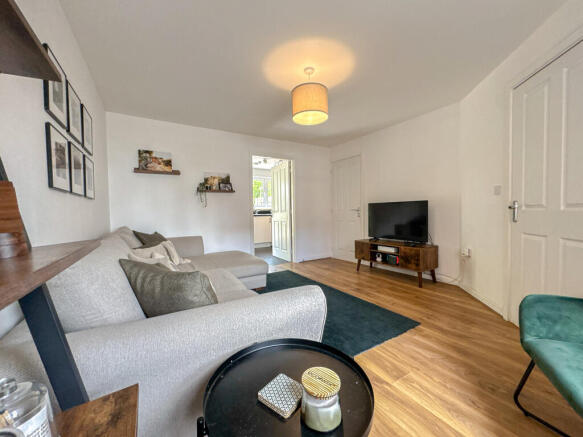 Living Room (2)