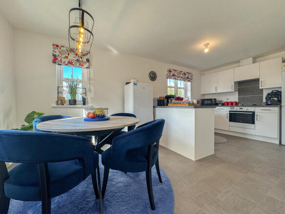 Kitchen Dining Room (2)