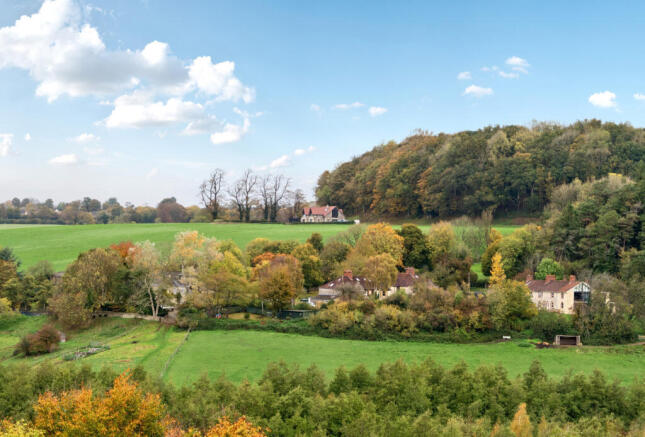 1366029-5-68f74dd...